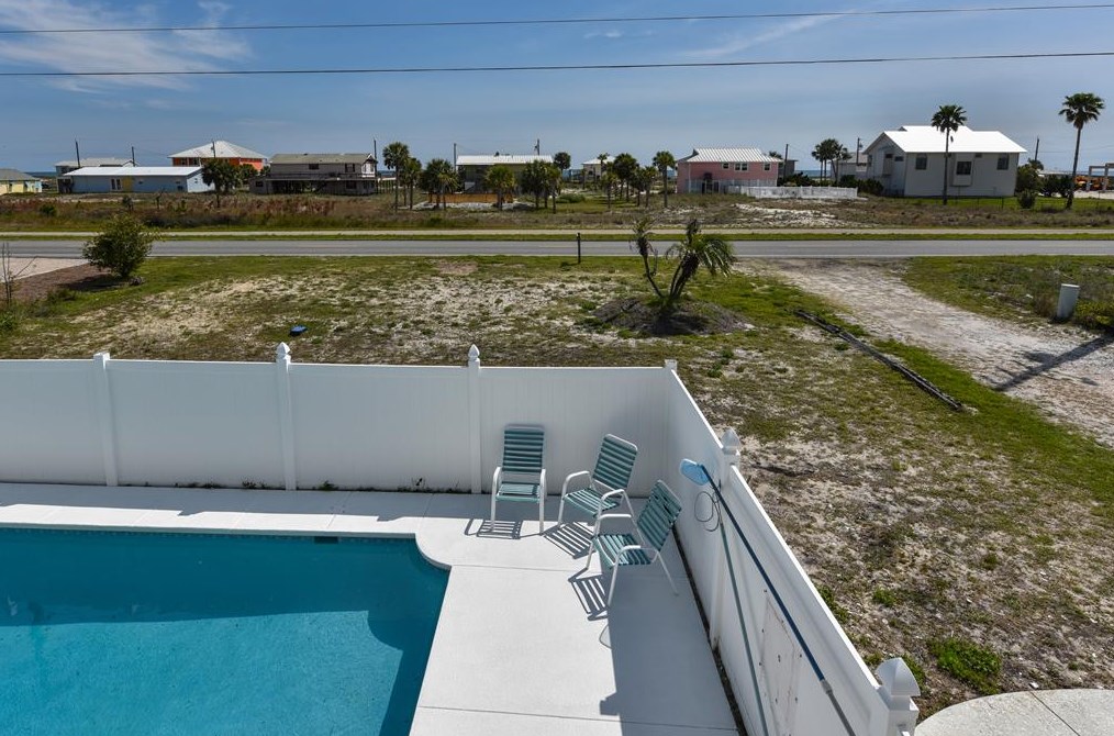 533 Gulf Bch Dr, Saint George Island FL  32328-2904 exterior