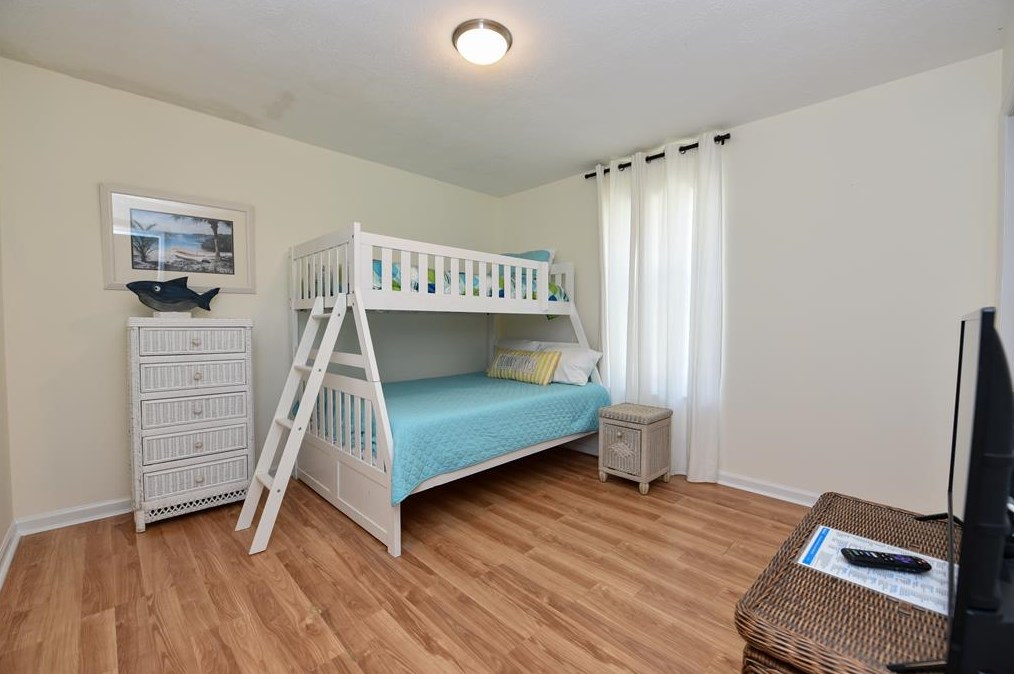 533 Gulf Bch Dr, Saint George Island FL  32328-2904 exterior