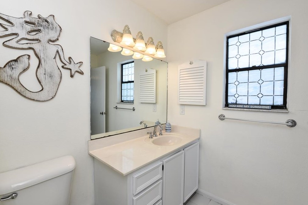 533 Gulf Bch Dr, Saint George Island FL  32328-2904 exterior