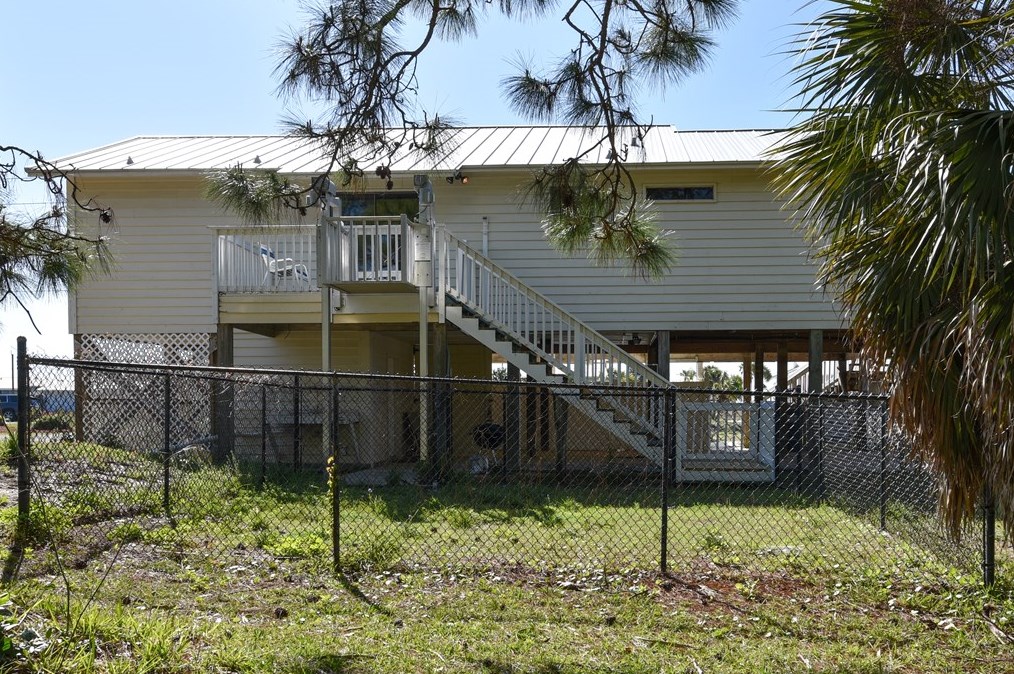 533 Gulf Bch Dr, Saint George Island FL  32328-2904 exterior