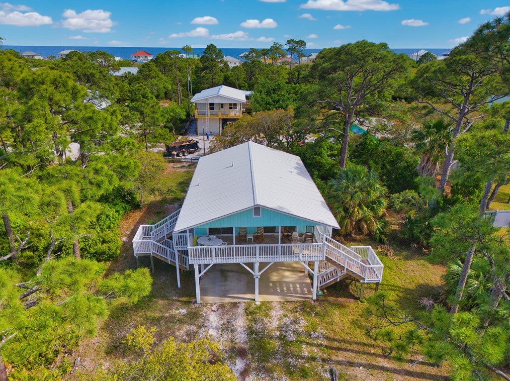 748 Bayshore, Saint George Island FL  32328-3358 exterior