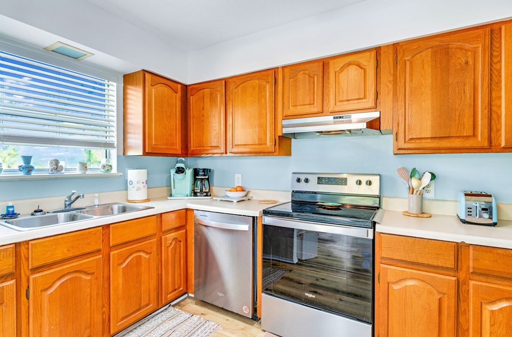 748 Bayshore, Saint George Island FL  32328-3358 exterior