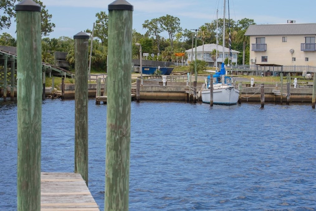 1012 Avenue, Carrabelle FL  32322 exterior