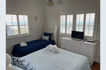 864 W Gorrie Dr, Saint George Island, FL 32328 - Photo 37