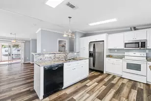 216 Whiting St, Port Saint Joe, FL 32456 - Photo 17