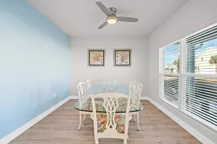 536 Sea Grv Wy, Port Saint Joe, FL 32456 - Photo 5