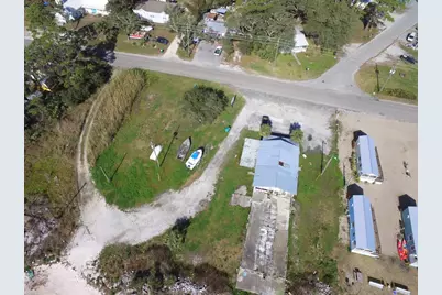 326 Patton Dr, Eastpoint, FL 32328 - Photo 5