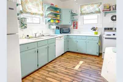 142 4th St, Apalachicola, FL 32320 - Photo 19