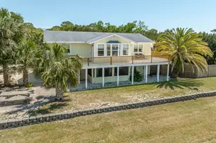 400 Mccloud St, Saint George Island, FL 32328 - Photo 11