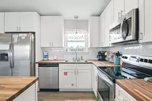 749 W Gorrie Dr, Saint George Island, FL 32328 - Photo 9