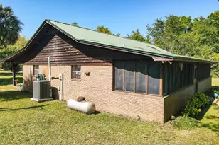 38 E M Davis Dr, Sopchoppy, FL 32358 - Photo 7