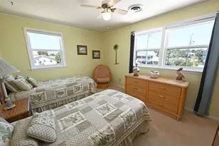 872 E Gorrie Dr, Saint George Island, FL 32328 - Photo 29