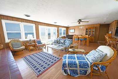 872 E Gorrie Dr, Saint George Island, FL 32328 - Photo 11