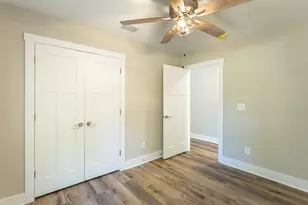 200 13th St, Apalachicola, FL 32320 - Photo 13