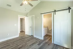 200 13th St, Apalachicola, FL 32320 - Photo 17