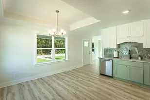 200 13th St, Apalachicola, FL 32320 - Photo 7