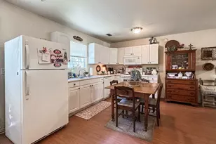 318 Earl King St, Apalachicola, FL 32320 - Photo 9