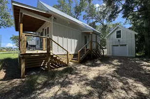216 15th St, Apalachicola, FL 32320 - Photo 3
