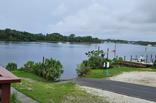 401 St James Ave, Carrabelle, FL 32322 - Photo 3