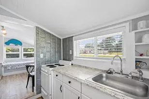 525 Eighth St, Port Saint Joe, FL 32456 - Photo 47