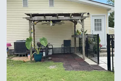 110 Franklin St, Carrabelle, FL 32323 - Photo 7