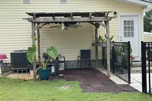 110 Franklin St, Carrabelle, FL 32323 - Photo 7