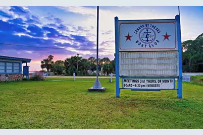 143 Iowa St, Carrabelle, FL 32323 - Photo 9