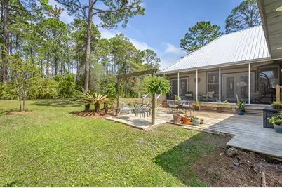 301 Sweet Bay Cir, Eastpoint, FL 32328 - Photo 41