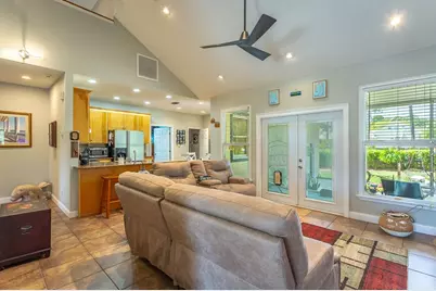 301 Sweet Bay Cir, Eastpoint, FL 32328 - Photo 9