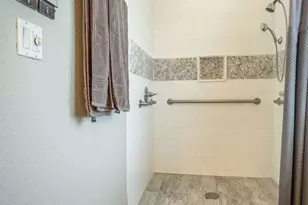 301 Sweet Bay Cir, Eastpoint, FL 32328 - Photo 23