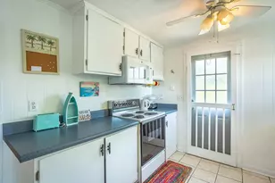 66 8th St, Apalachicola, FL 32320 - Photo 11