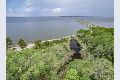 17 S Bay Shore Dr, Eastpoint, FL 32328 - Photo 11