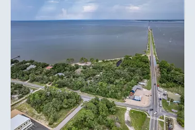 17 S Bay Shore Dr, Eastpoint, FL 32328 - Photo 15