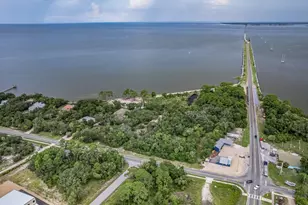 17 S Bay Shore Dr, Eastpoint, FL 32328 - Photo 15