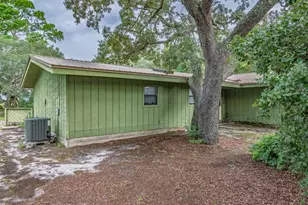 17 S Bay Shore Dr, Eastpoint, FL 32328 - Photo 3