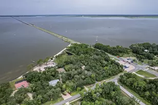 17 S Bay Shore Dr, Eastpoint, FL 32328 - Photo 17