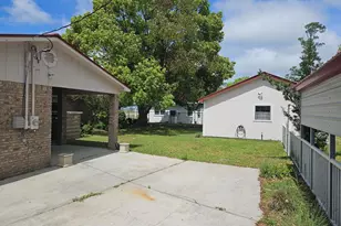 1007 Monument Ave, Port Saint Joe, FL 32456 - Photo 5