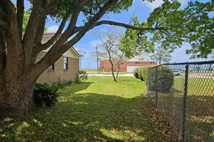 1007 Monument Ave, Port Saint Joe, FL 32456 - Photo 7