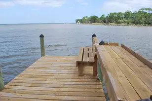 215 N Bayshore Dr, Eastpoint, FL 32328 - Photo 11