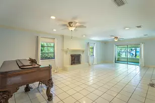 215 N Bayshore Dr, Eastpoint, FL 32328 - Photo 25