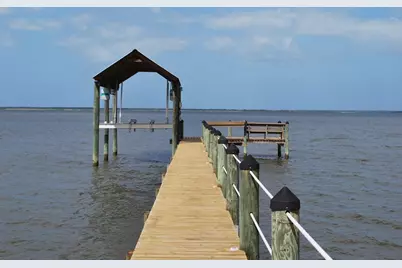 215 N Bay Shore Dr, Eastpoint, FL 32328 - Photo 9