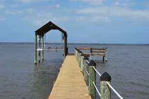 215 N Bayshore Dr, Eastpoint, FL 32328 - Photo 9