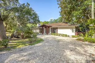 215 N Bayshore Dr, Eastpoint, FL 32328 - Photo 19