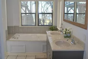 215 N Bayshore Dr, Eastpoint, FL 32328 - Photo 33