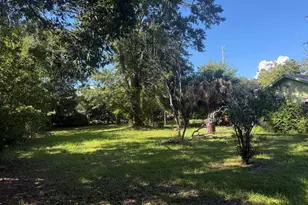 128 16th St, Apalachicola, FL 32320 - Photo 1