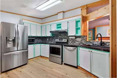 204 Riverview Dr, Wewahitchka, FL 32465 - Photo 15