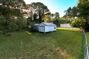 257 Hatfield St, Eastpoint, FL 32328 - Photo 13