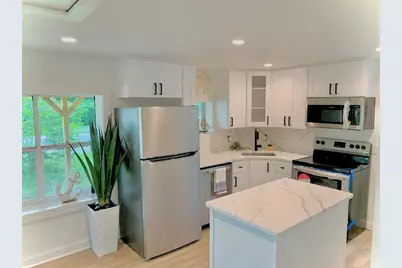 302 NW 9th St, Carrabelle, FL 32322 - Photo 3