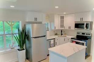 302 NW 9th St, Carrabelle, FL 32322 - Photo 3