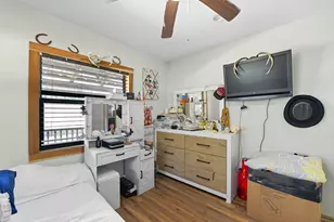 1097 Cypress St, Apalachicola, FL 32320 - Photo 25